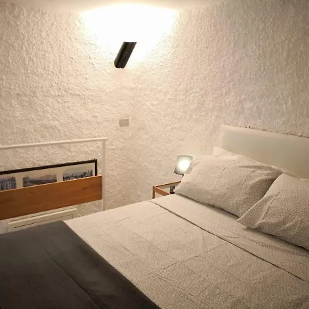 Apartment Dimora Vallisa *